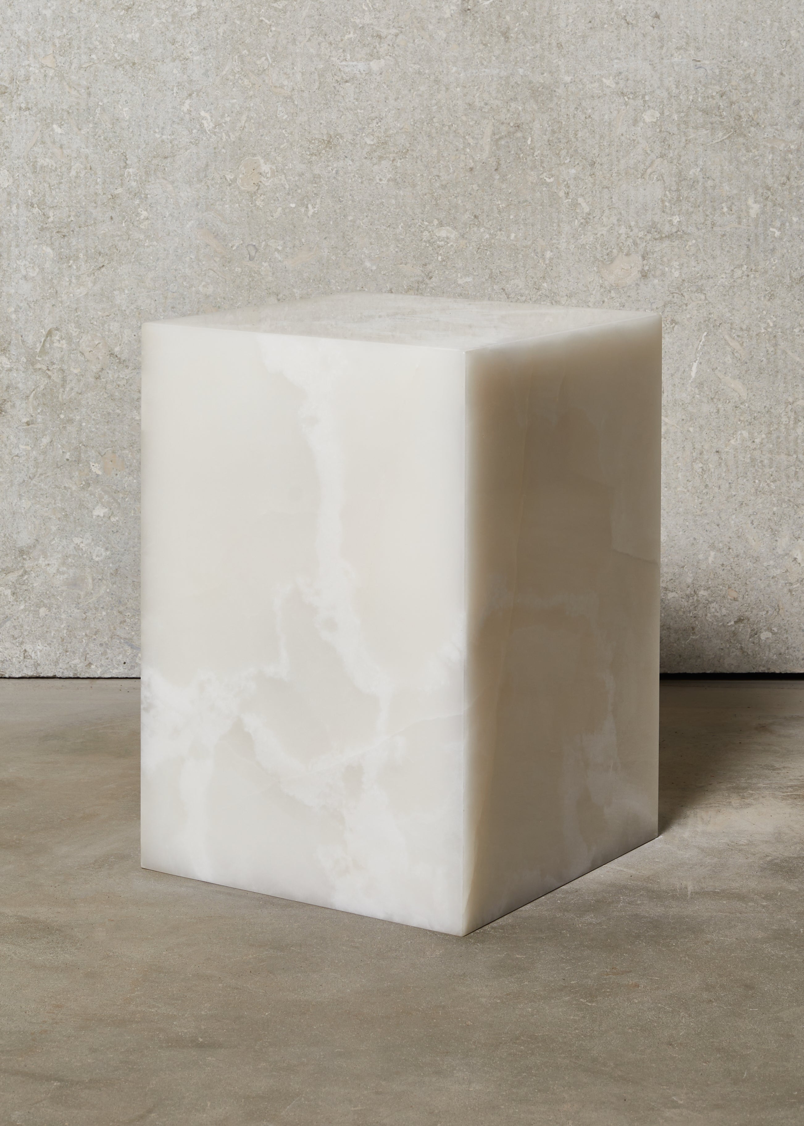 WHITE ONIKSO KUBAS NOVA