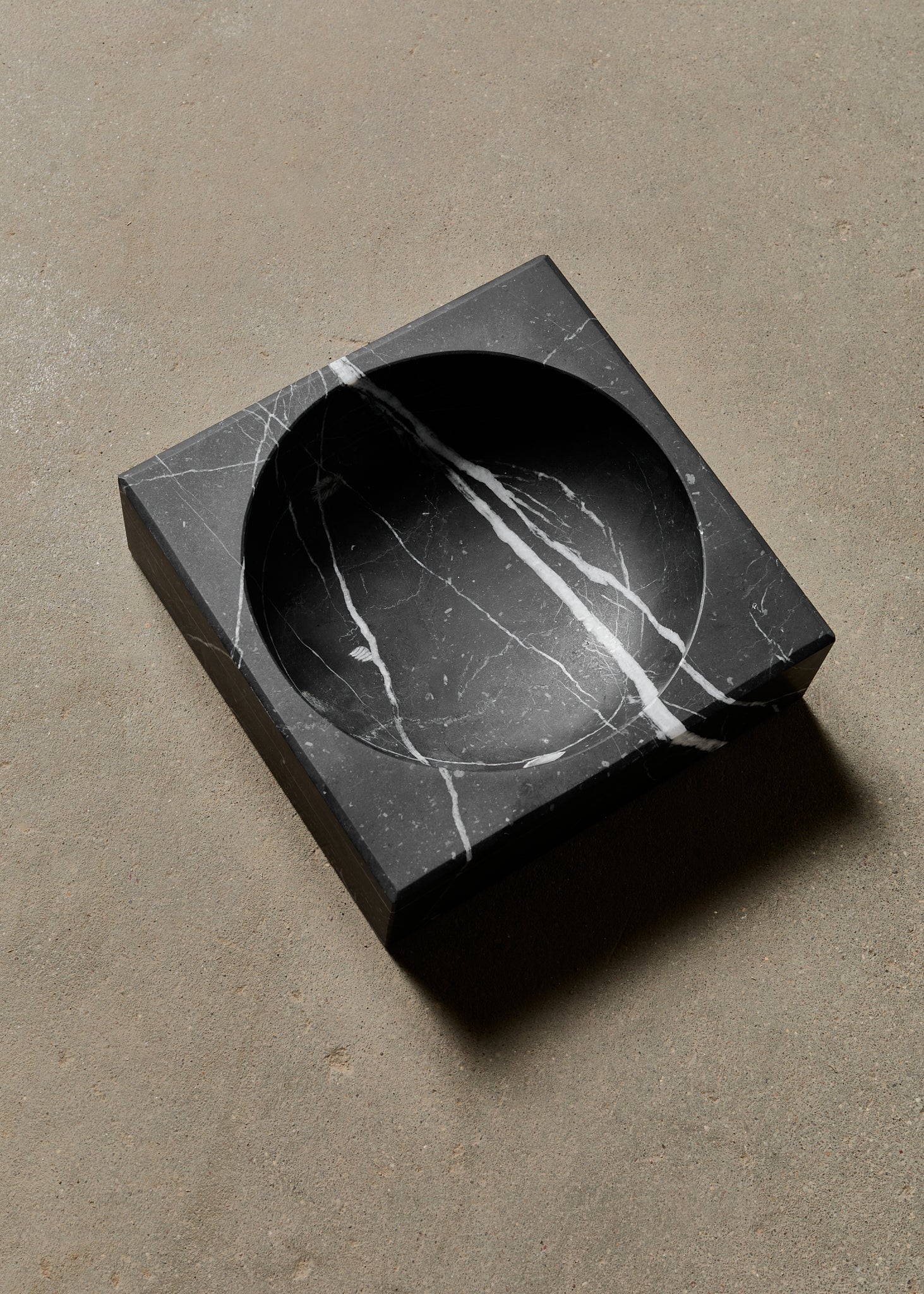 NERO MARQUINA DUBENĖLIS MONO